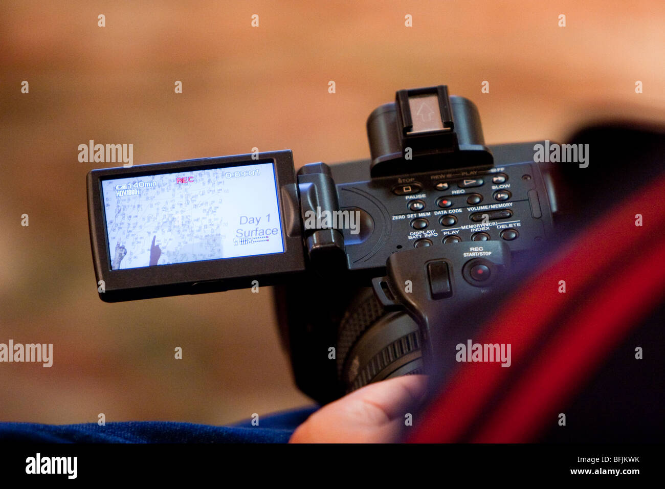 Guardando verso il basso su una ripresa con la videocamera in Salina, Kansas, Stati Uniti d'America, 10 giugno 2009. Foto Stock