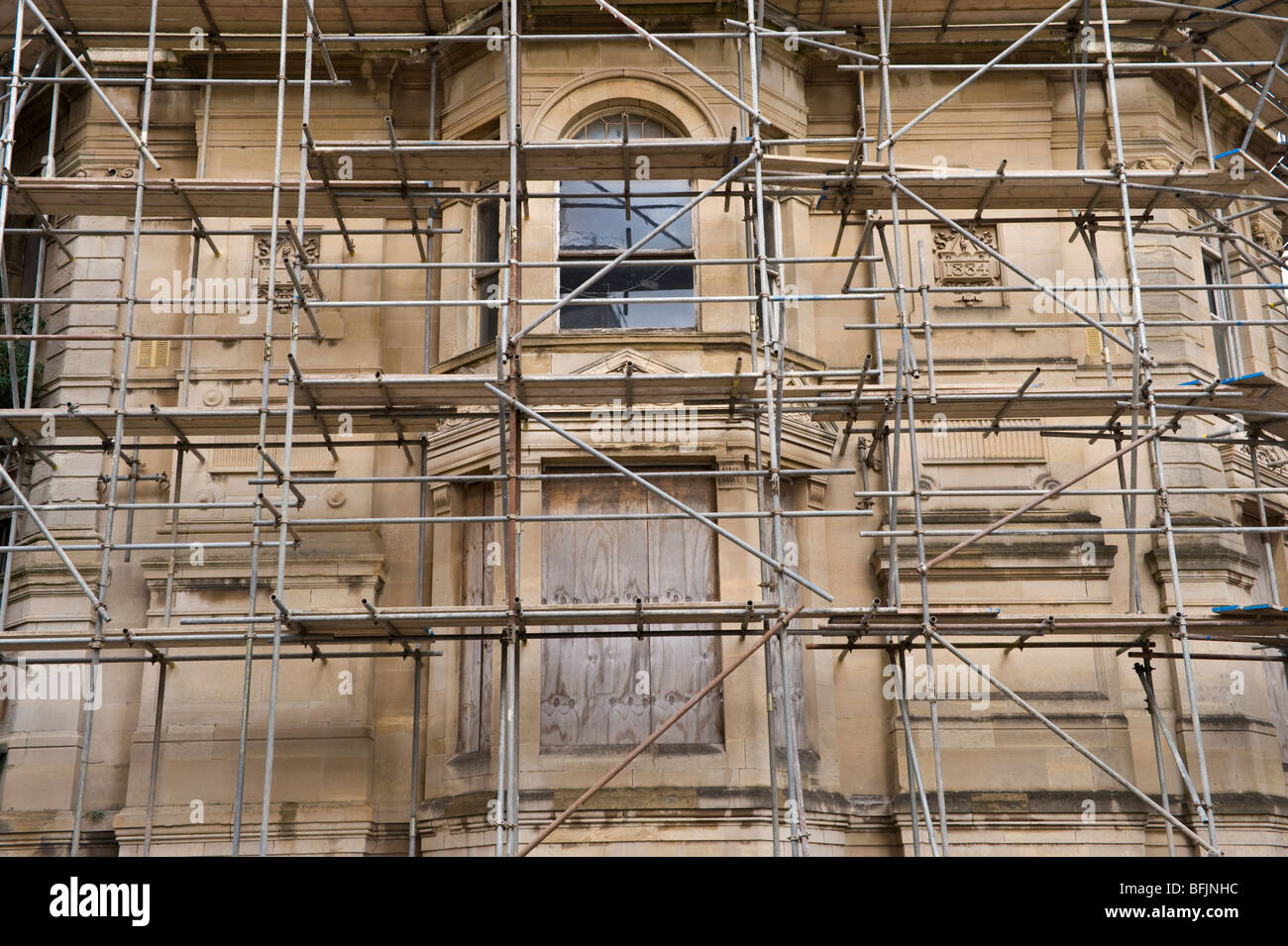 Ala del Vittoriano Scambio di carbone datato 1884 intavolato circondata con i ponteggi Mount Stuart Square per la Baia di Cardiff Wales UK Foto Stock