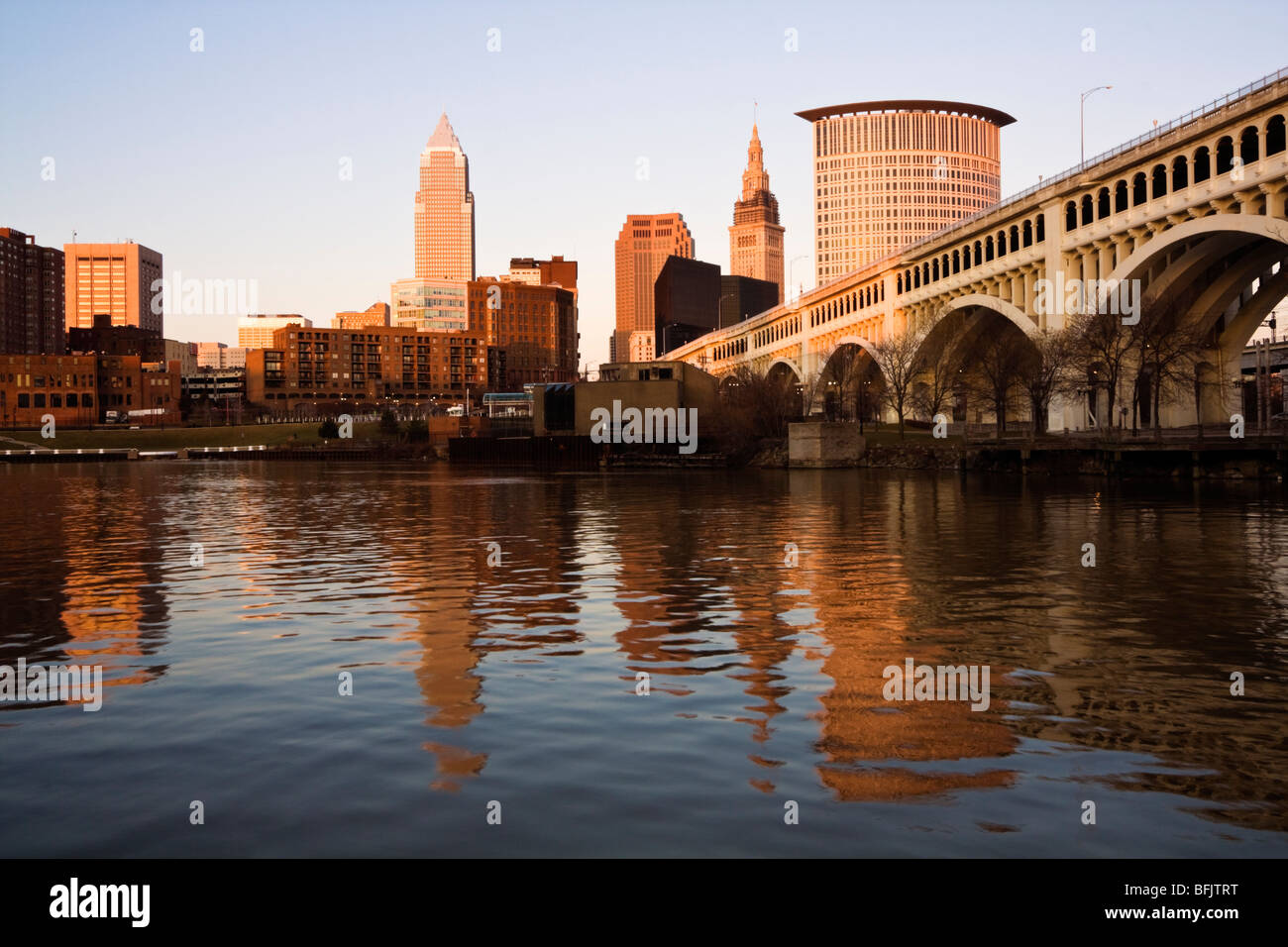 Downtown Cleveland Ohio al tramonto. Foto Stock