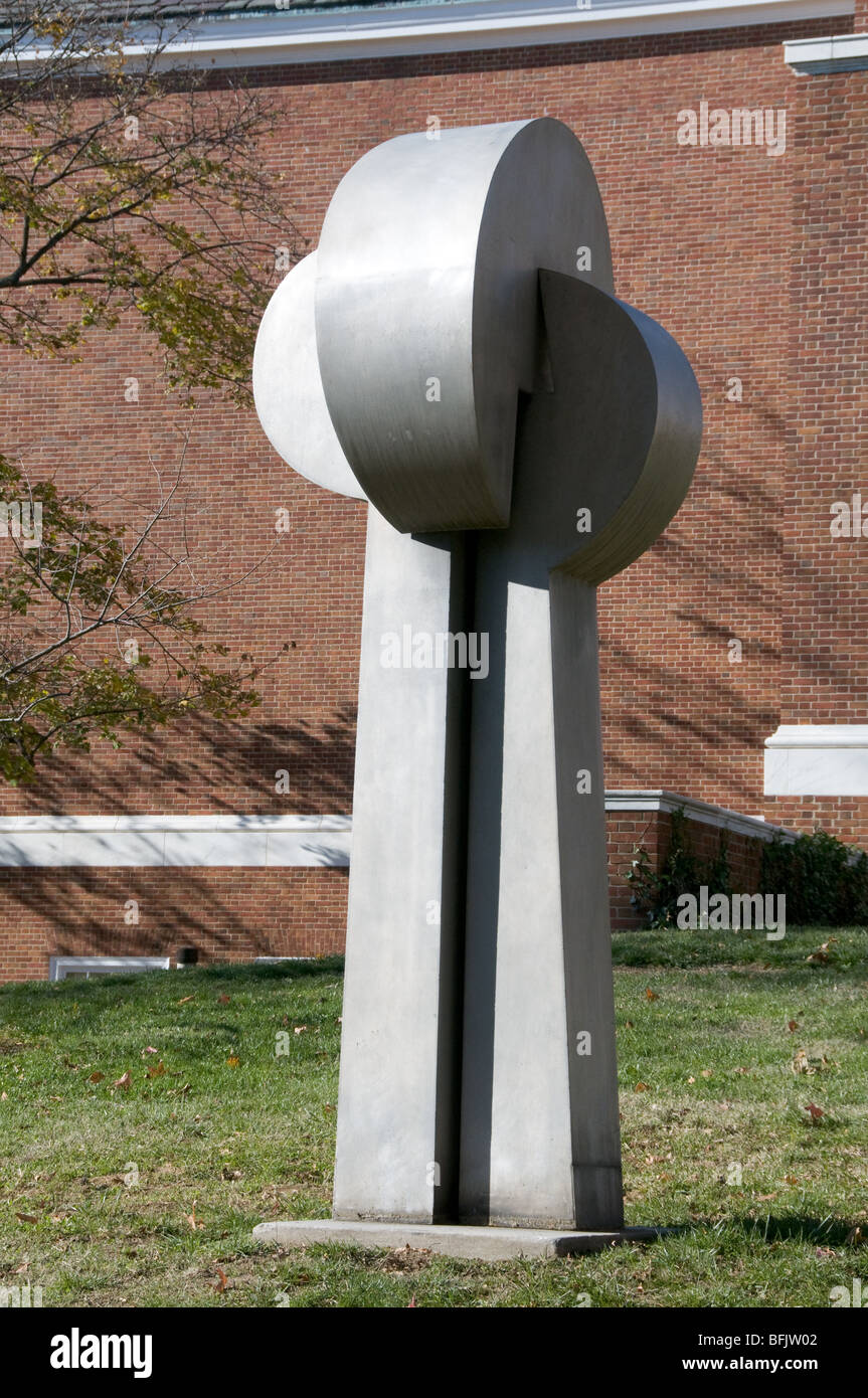 La scultura a Baltimora e date una possibilità alla pace da Thedore Scuris Wyman del quadrangolo il JHU campus Foto Stock
