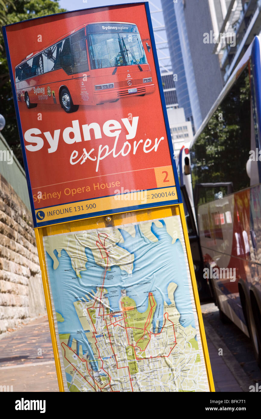 Fermata del Bus turistico segno a Sydney Foto Stock