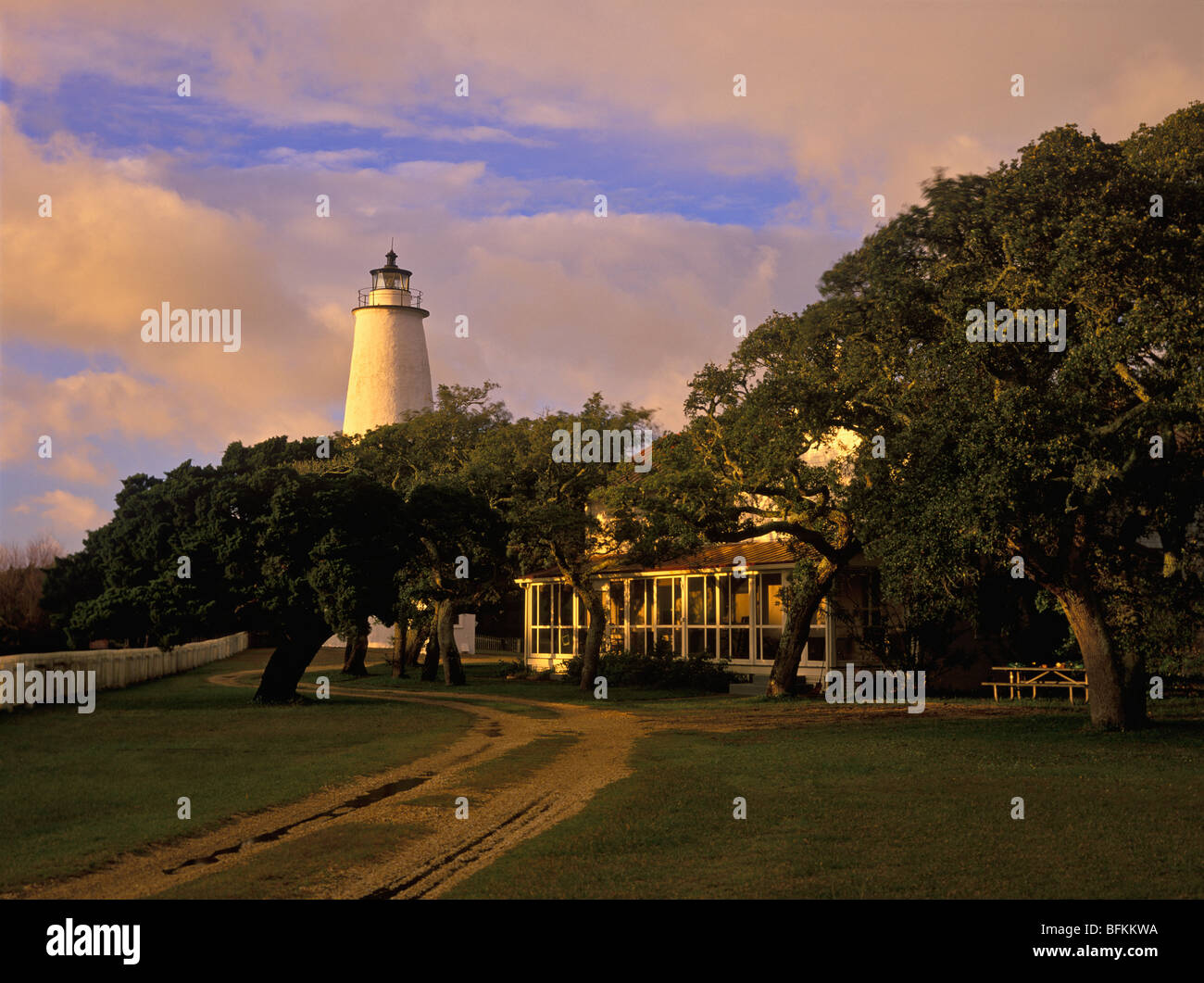 Luce della Sera su Ocracoke faro sull isola Ocracoke in Carolina del Nord Foto Stock