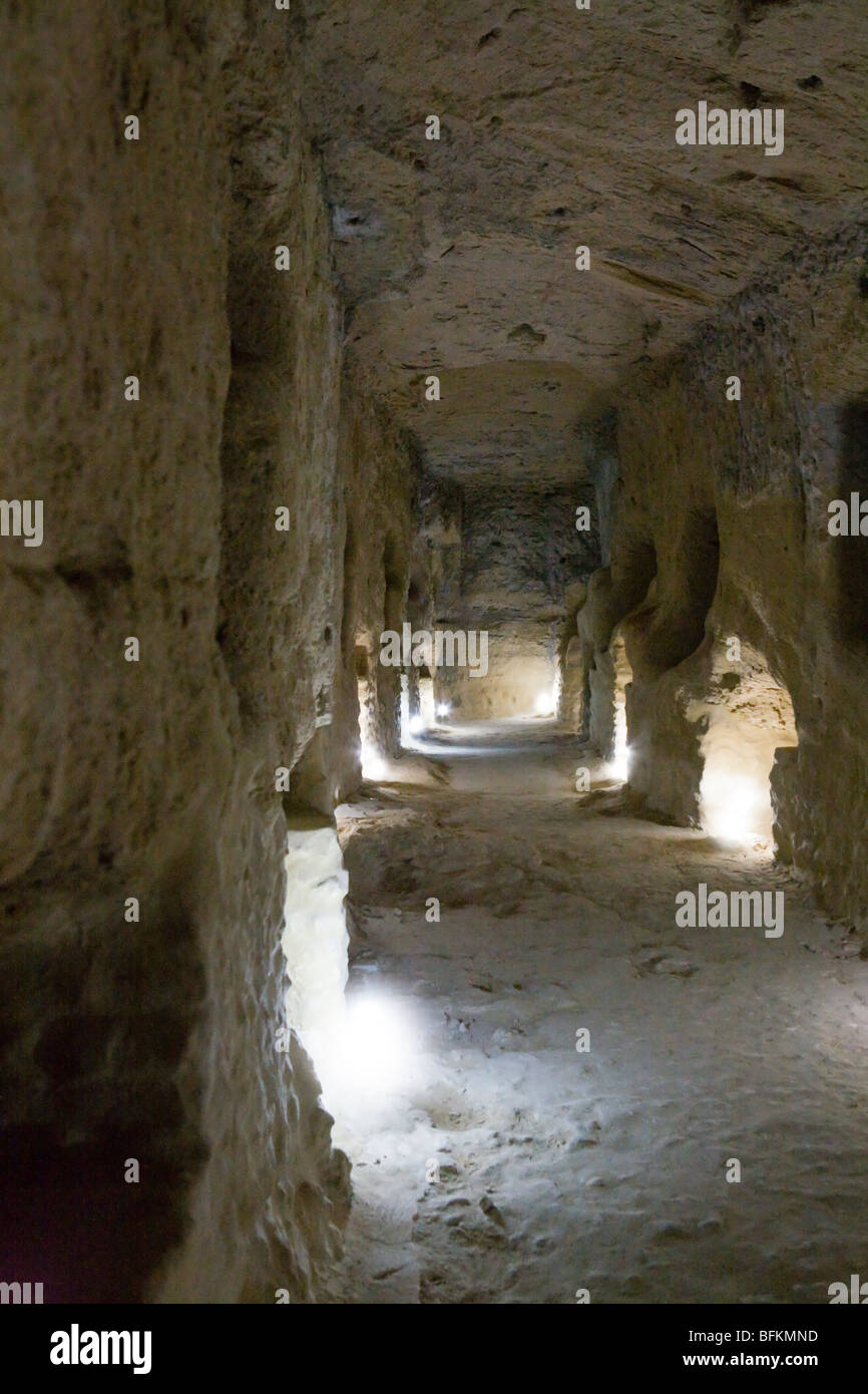 Camere sotterranee del Serapeo complesso nel trimestre Karmous nel sud-ovest della città di Alessandria, Egitto Foto Stock