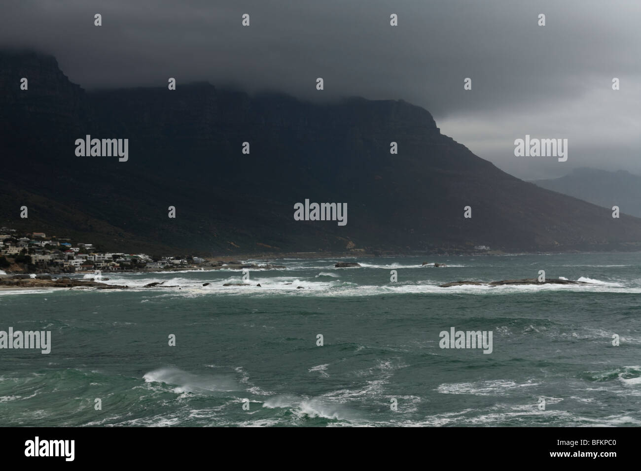 Oceano atlantico Mare vista dalla costa ovest di Città del Capo, West Cape, Sud Africa, Novembre 2009 Foto Stock