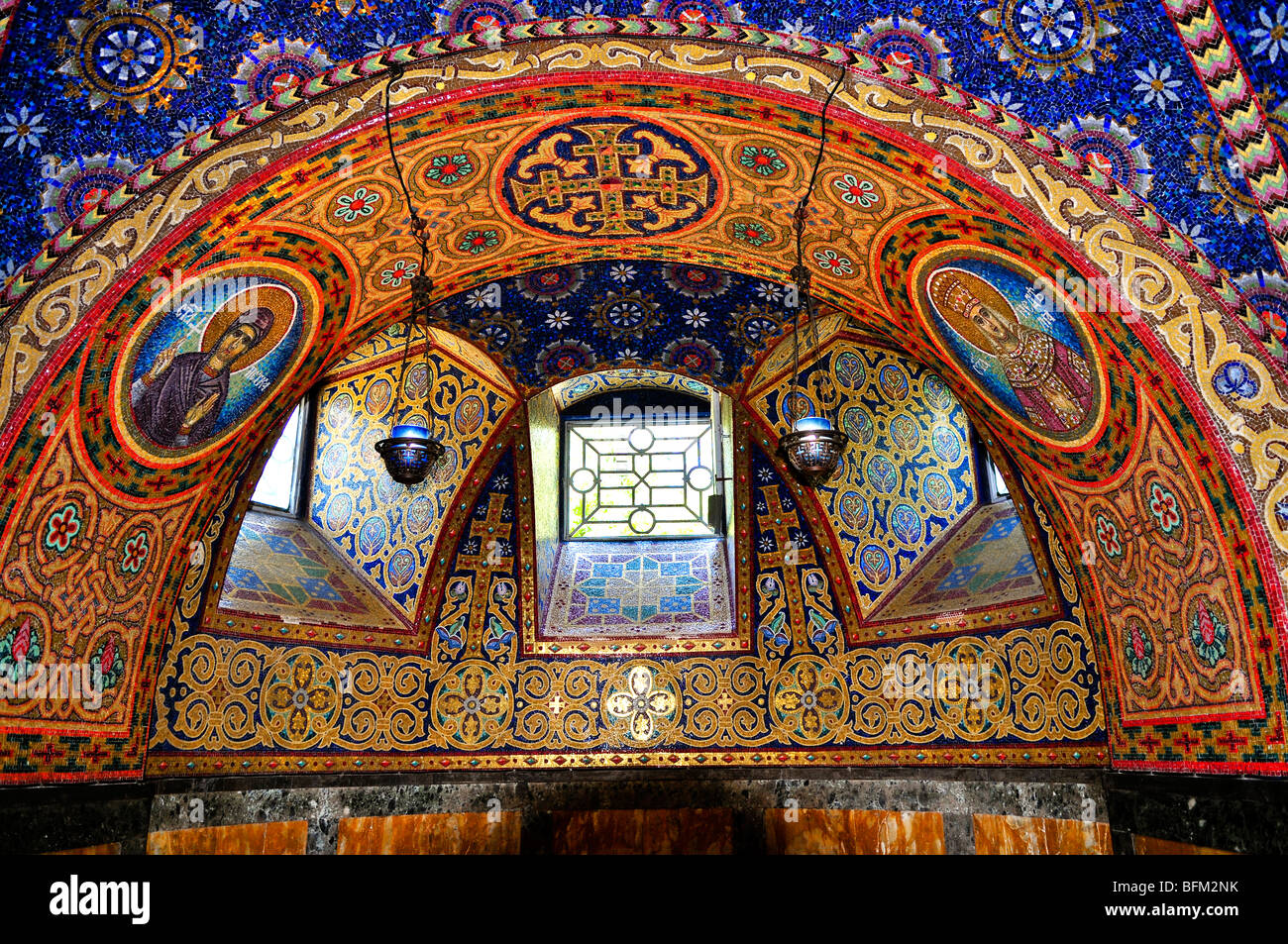 Interno del cristiano ortodosso, chiesa di San Giorgio in Topola, Serbia Foto Stock