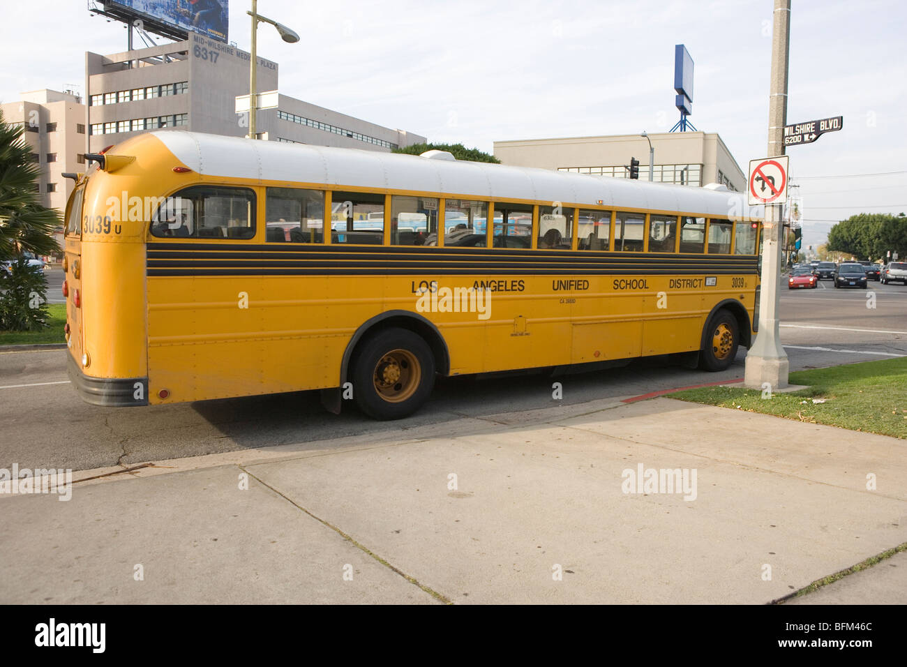 Vecchia scuola bus, il centro cittadino di Los Angeles in California Foto Stock