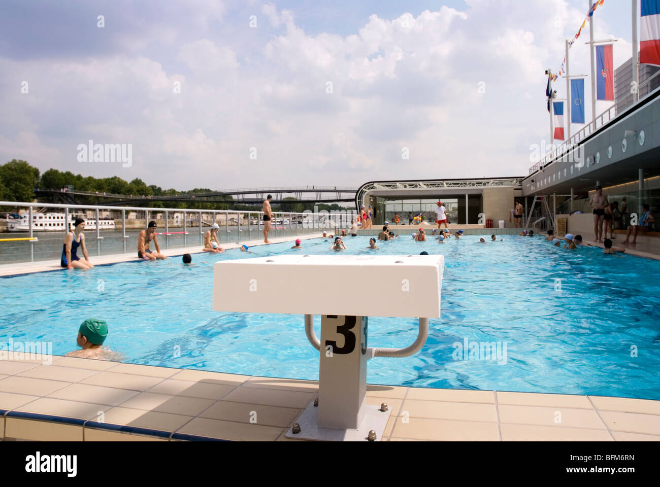Piscine Josephine Baker, galleggiante piscina in Seine, Parigi, Francia Foto Stock