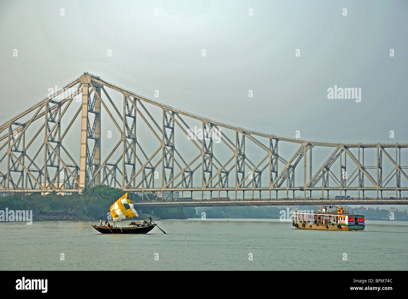 Gita in barca sul Fiume Hooghly, Kolkuta, West Bengal, India Foto Stock