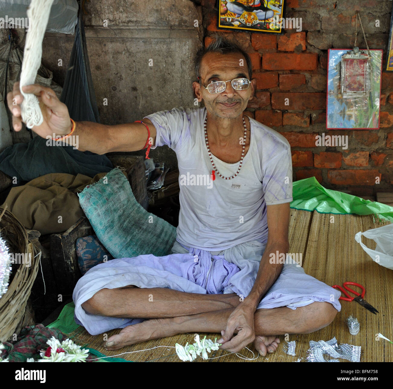 Il mercato dei fiori, Malik Ghat, Kolkata o Calcutta, West Bengal, India Foto Stock
