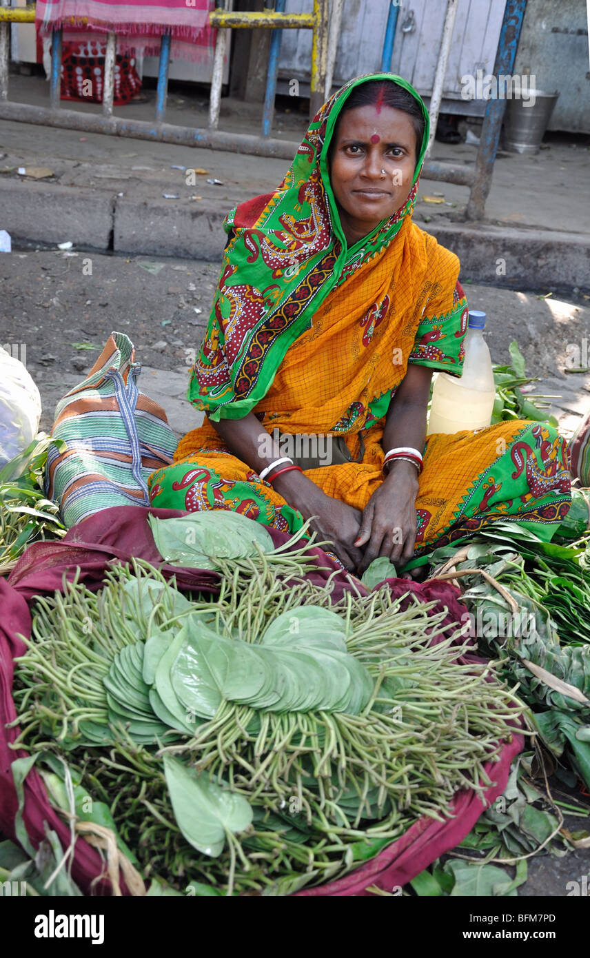 Il mercato dei fiori, Malik Ghat, Kolkata o Calcutta, West Bengal, India Foto Stock