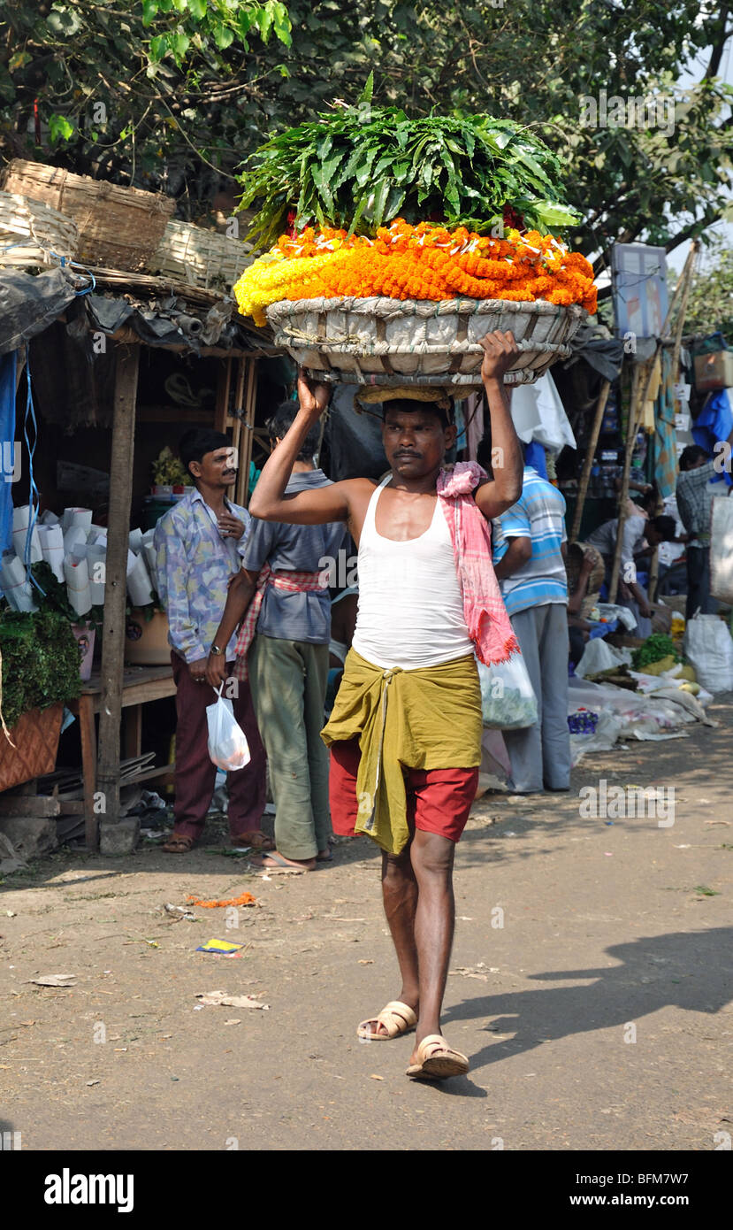Il mercato dei fiori, Malik Ghat, Kolkata o Calcutta, West Bengal, India Foto Stock