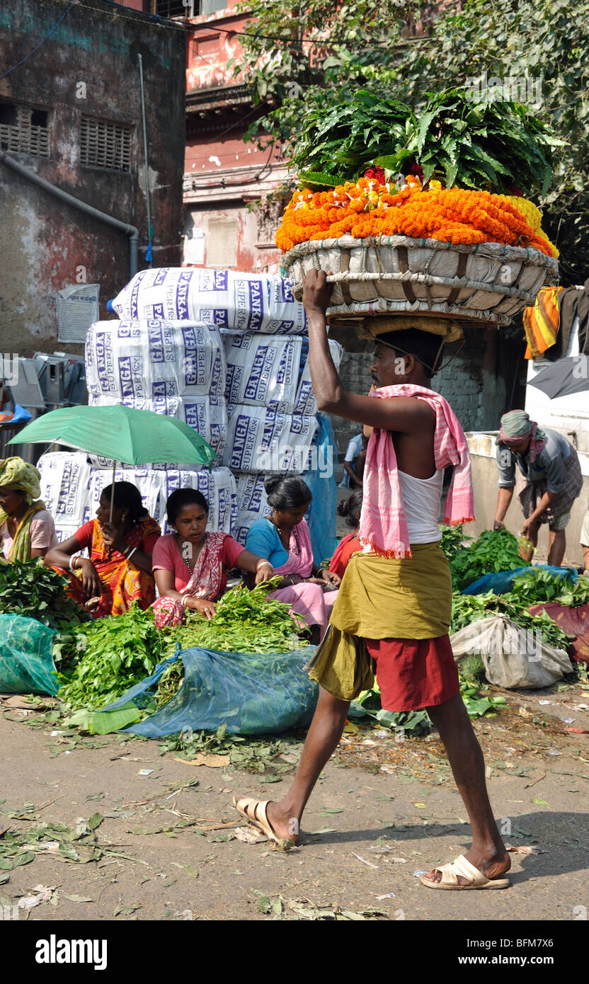 Il mercato dei fiori, Malik Ghat, Kolkata o Calcutta, West Bengal, India Foto Stock