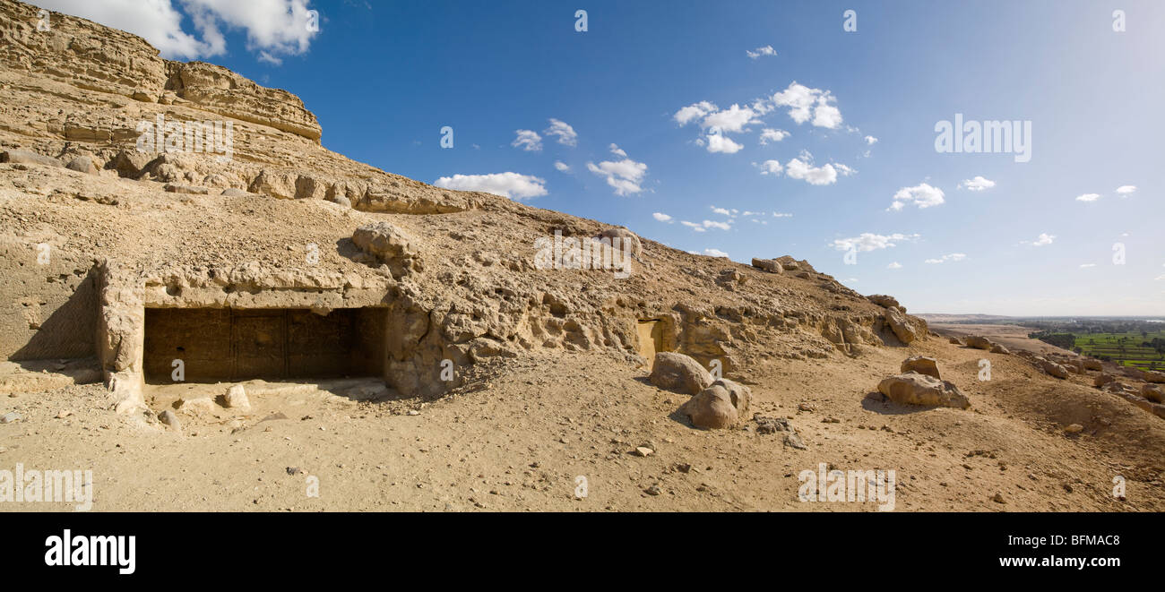 Panoramica della roccia tombe di Beni Hassan tra Minya e Mallawi, Medio Egitto Foto Stock
