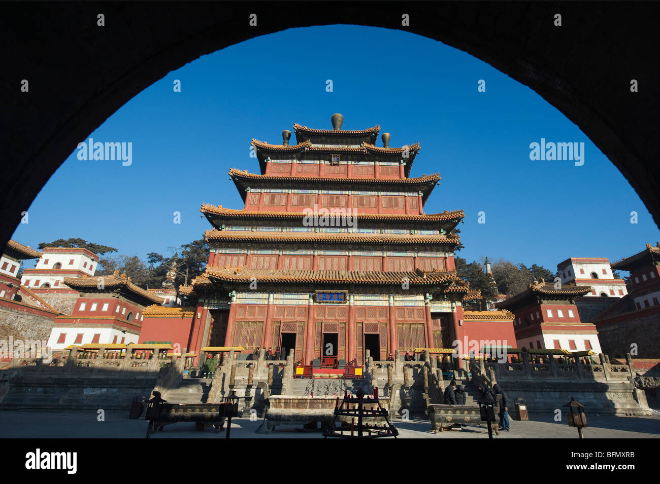 La Cina, nella provincia di Hebei, Chengde, Sito Patrimonio Mondiale dell'Unesco, Puning si tempio esterno (1755) Foto Stock