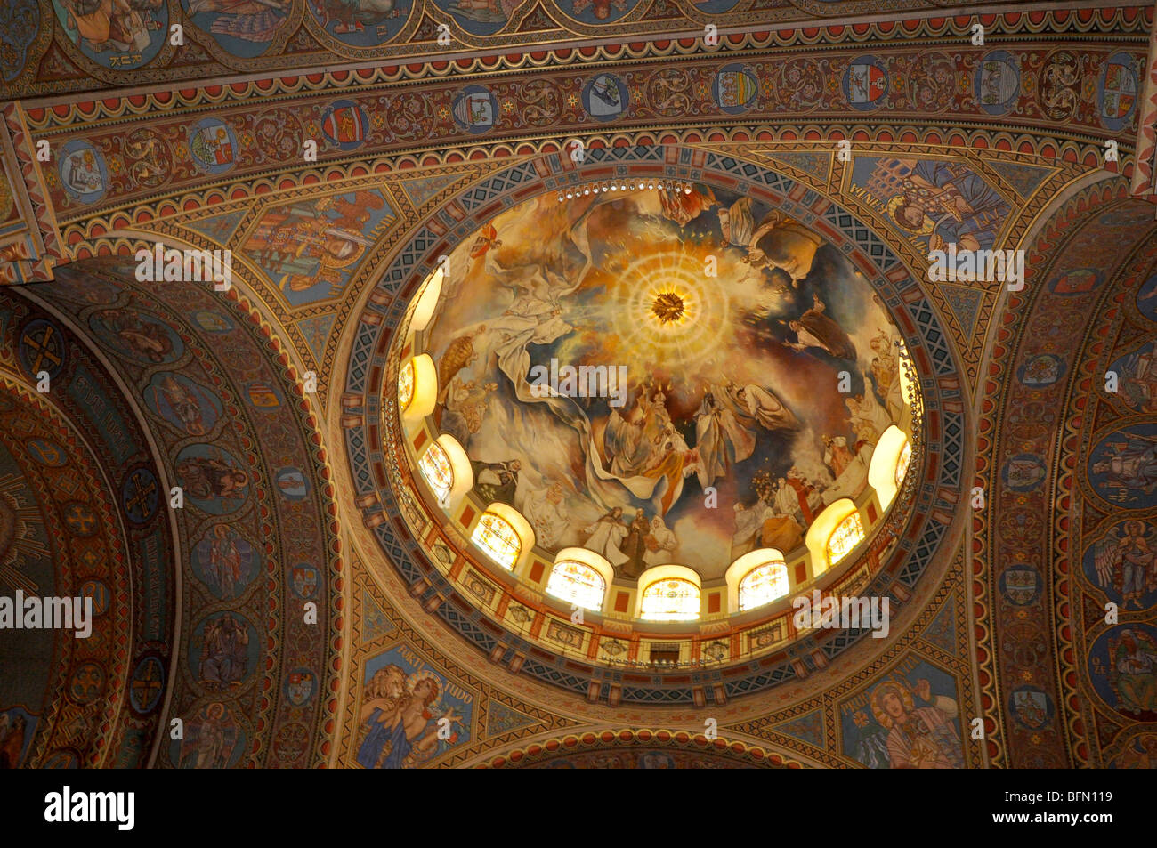 Europa orientale, Ungheria, Szeged, Piazza Dom, interno della chiesa votiva Foto Stock