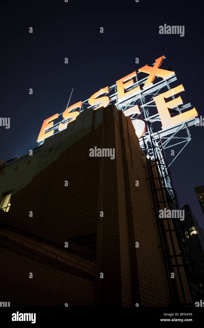 Il segno sul tetto dell'Essex House Hotel, Central Park South, New York City Foto Stock