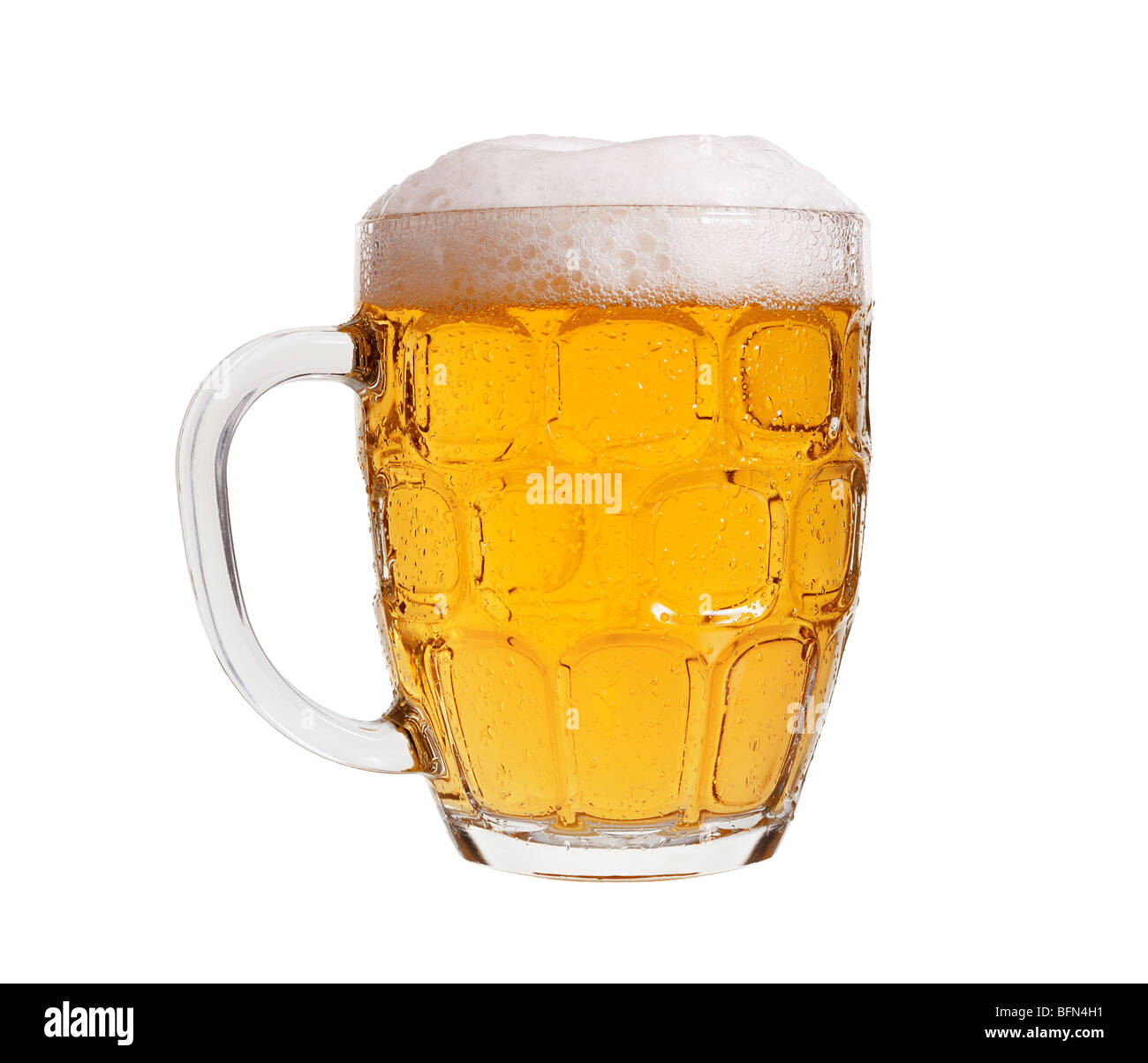 Bicchiere di birra servita in un tradizionale inglese pinta di vetro Foto Stock