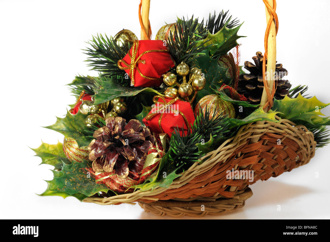 Cestello con il Natale ornamenti e decorazioni Foto Stock