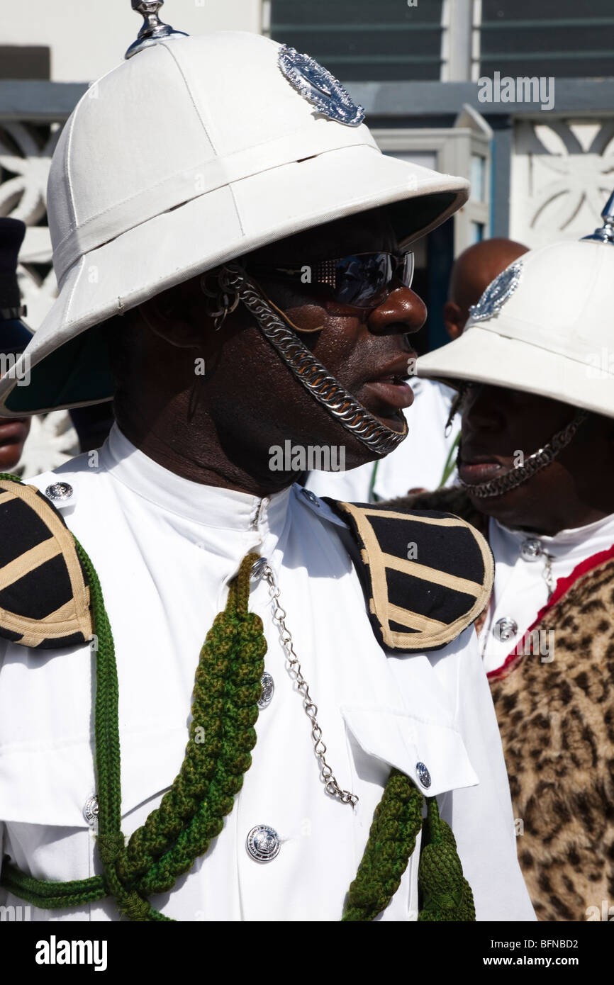 Antigua ufficio di polizia in uniforme cerimoniale durante celebrazioni del giorno dell'indipendenza Foto Stock