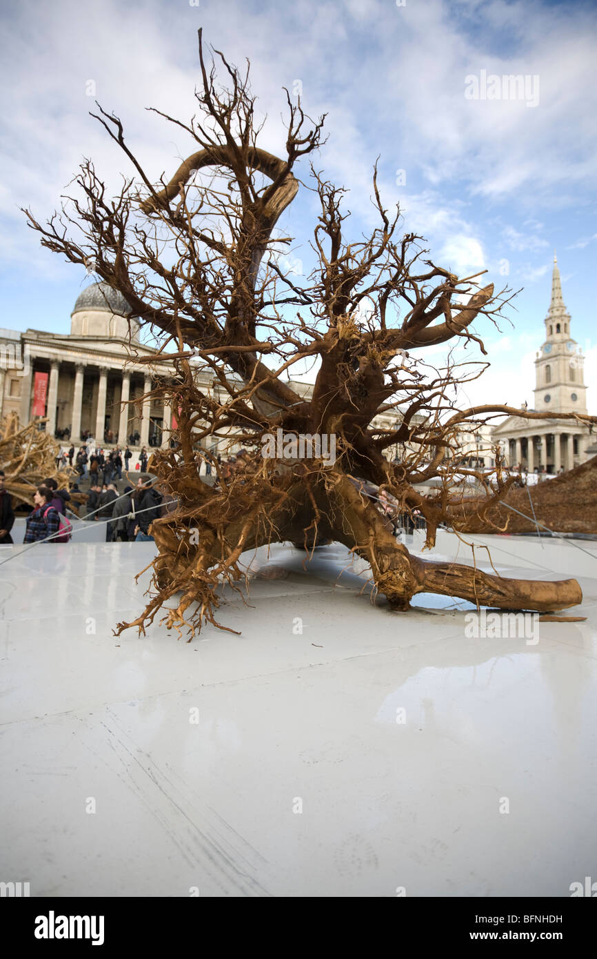 Ghost Forest Installazione in Trafalgar Square 16-22 novembre da Angela Palmer Foto Stock