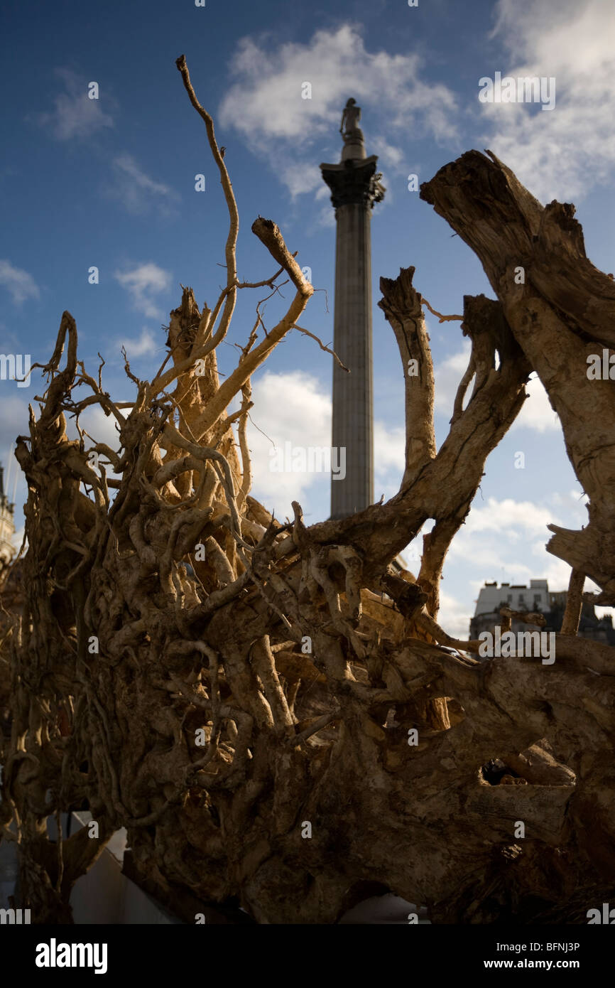 Ghost Forest Installazione in Trafalgar Square 16-22 novembre da Angela Palmer Foto Stock