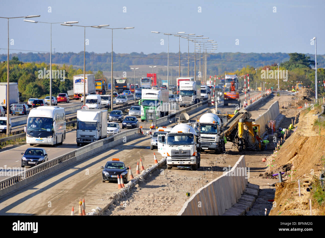 M25 Autostrada slargo progetto di costruzione Foto Stock