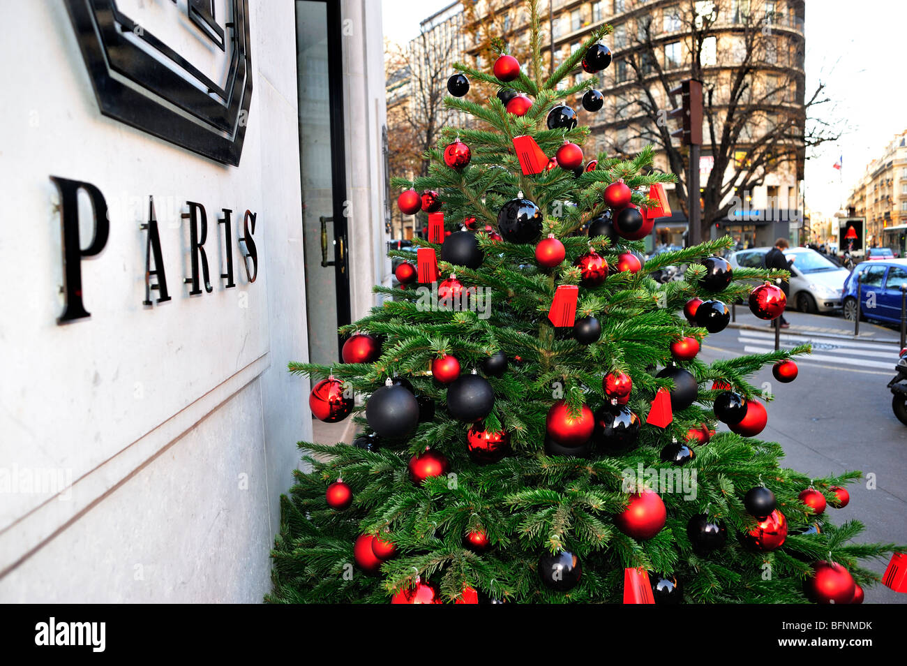 Parigi, Francia, Francese negozio di lusso, Hediard, dettaglio, anteriore albero di Natale Decorazioni, " Ghirlanda di Natale' Foto Stock