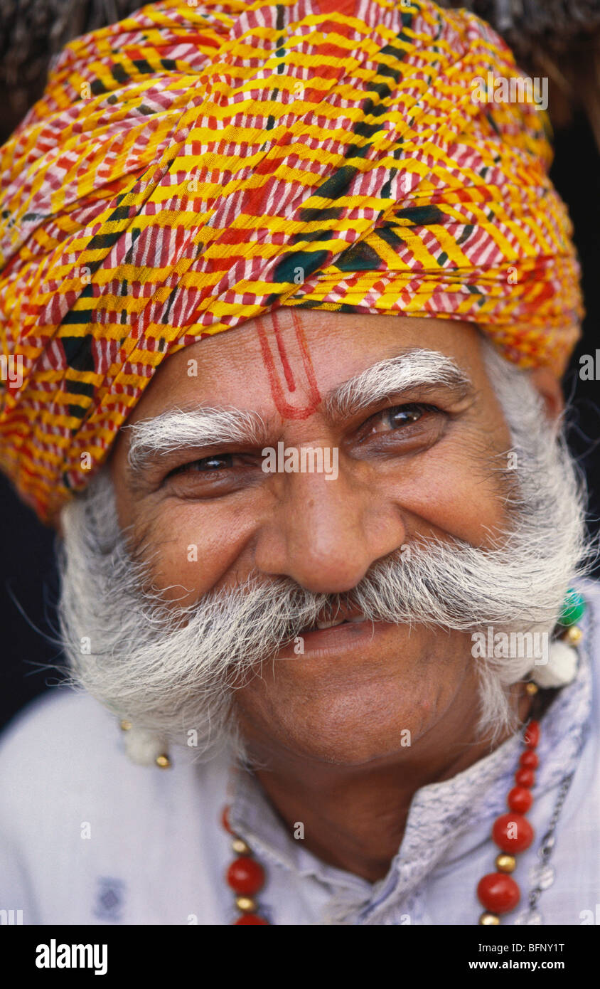 BDR 64138 : Ritratto di Rajasthani vecchio uomo ; Rajasthan ; India Signor#710 Foto Stock