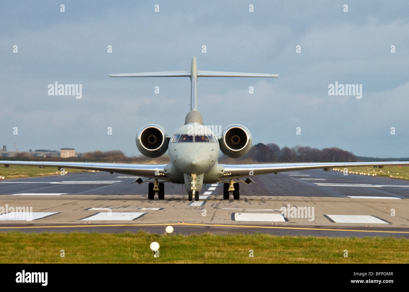 Bombardier Sentinel R1 DE&S Raytheon, Chester arrivando per esercizio di TLT a RAF Kinloss Morayshire. SCO 5570 Foto Stock