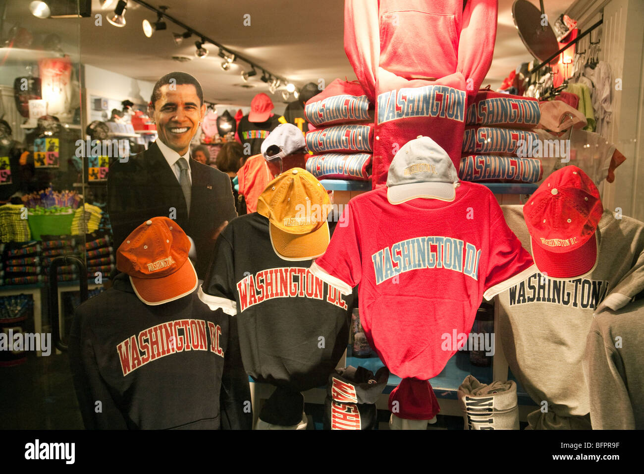 Barack Obama intaglio in un negozio di abbigliamento, Union Station shopping mall, Washington DC, Stati Uniti d'America Foto Stock