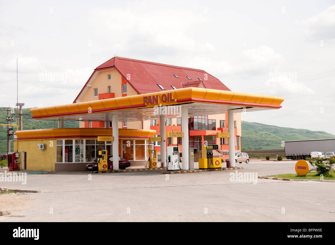 Olio ventilatore gas station sulla E68 a Sebes Romania Europa orientale Foto Stock
