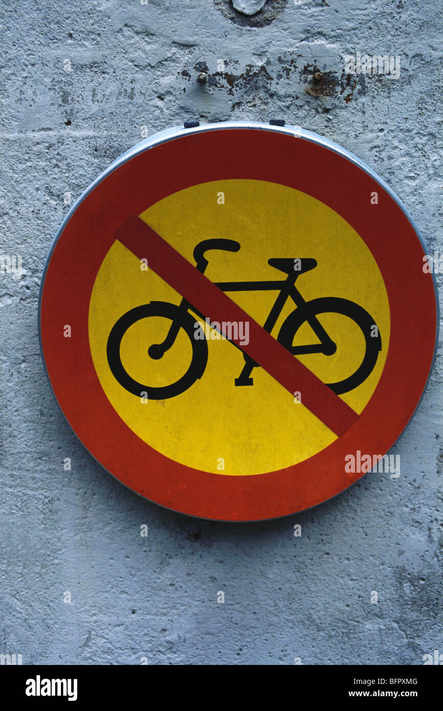 La SOA 66626 : nessun cartello in bicicletta sulla parete Foto Stock