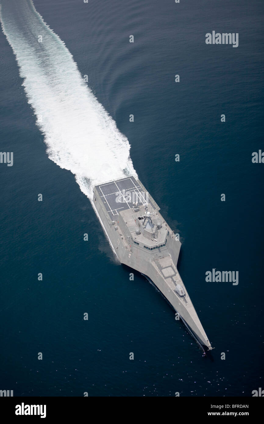 Vista aerea del programma Littoral Combat Ship indipendenza nel corso dell builder prove nel Golfo del Messico. Foto Stock