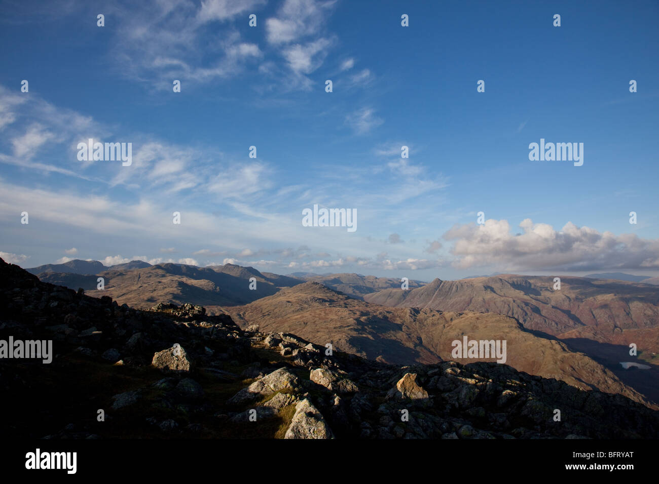 Vista dal vertice di Wetherlam, Lake District, Cumbria Foto Stock