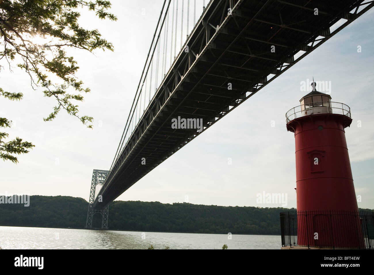 Jeffrey's Faro di Hook e George Washington Bridge, la città di New York, New York, Stati Uniti d'America Foto Stock