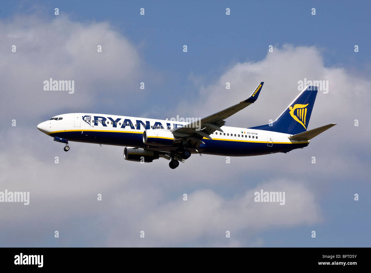 Un Boeing B737 serie 800 all'Irlandese compagnia aerea a basso costo Ryanair Foto Stock