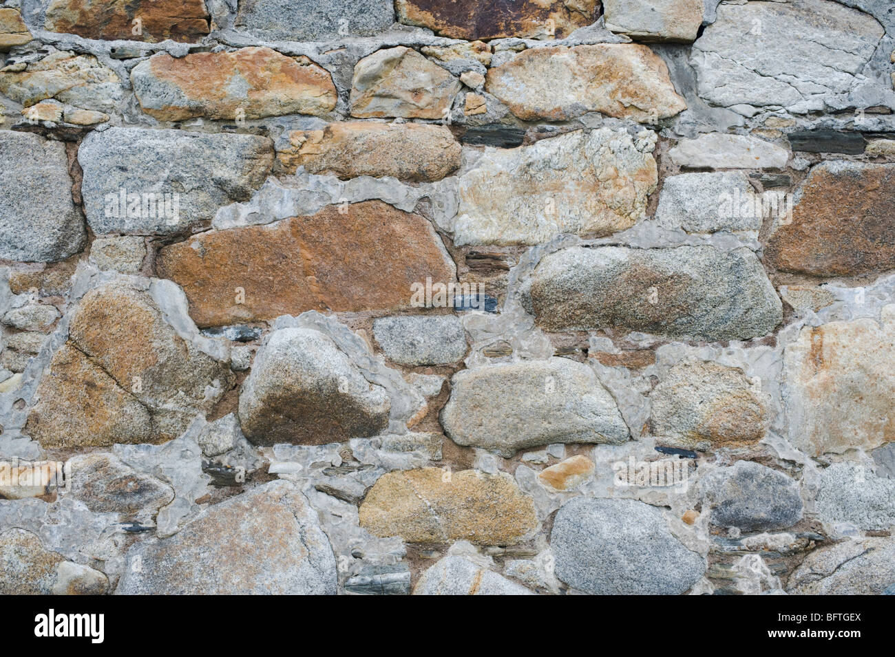 La difesa costiera in corrispondenza di roccia bianca spiaggia, Killiney, Dublino, Irlanda Foto Stock