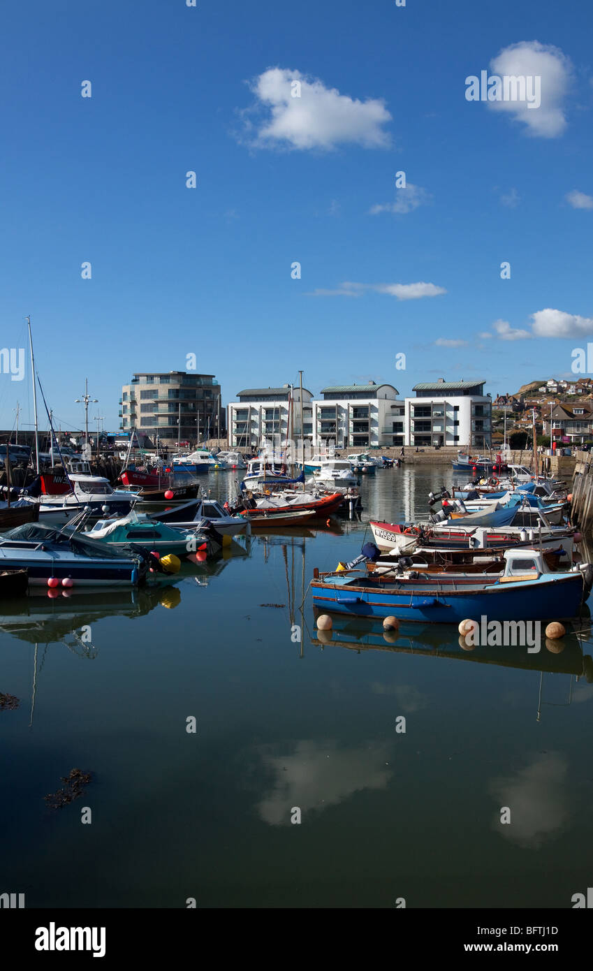 Fotografia verticale di West Bay Harbor Bridport Dorset Foto Stock
