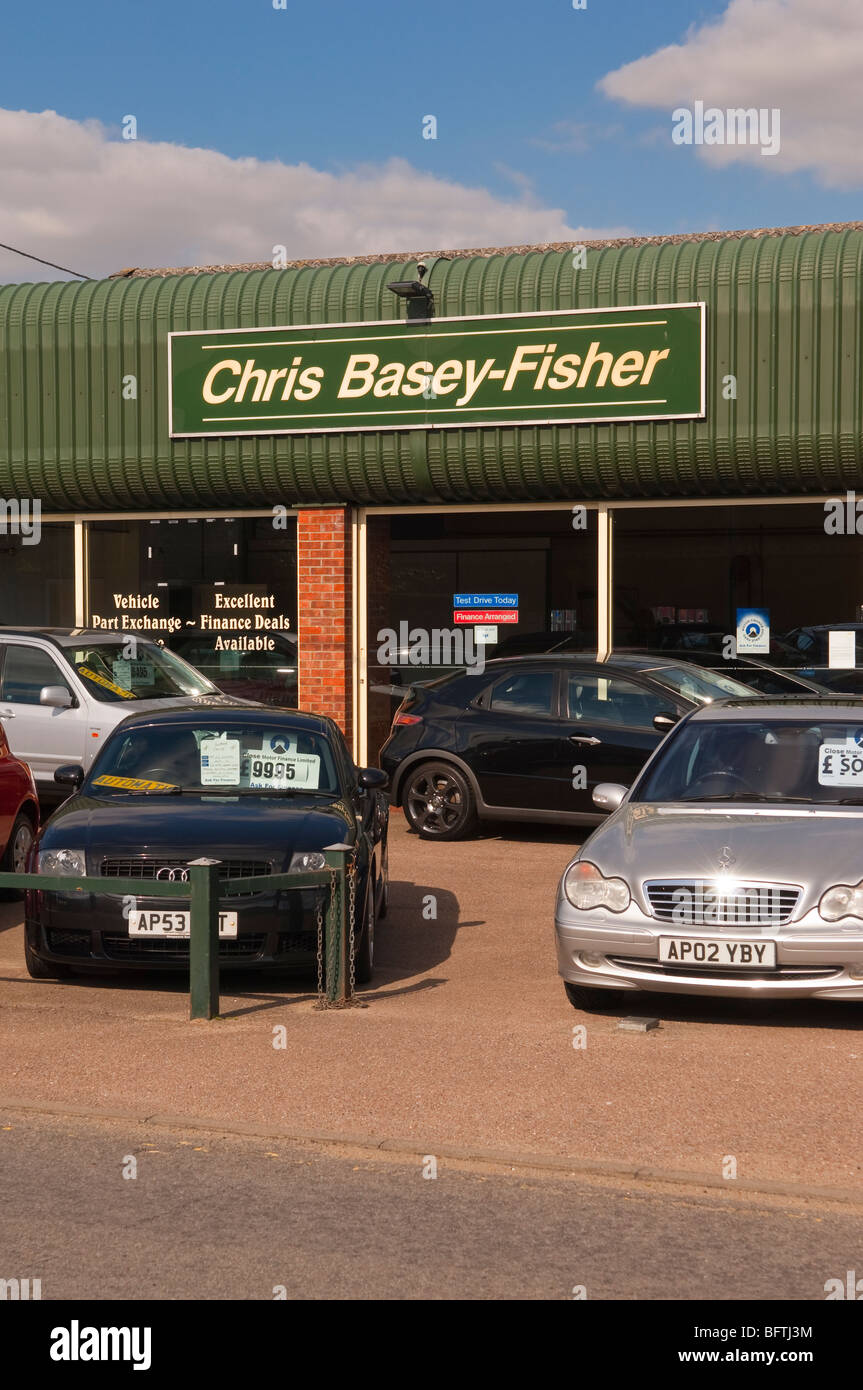 La Chris Basey-Fisher piazzale showroom e vendita di automobili usate in Beccles,Suffolk, Regno Unito Foto Stock