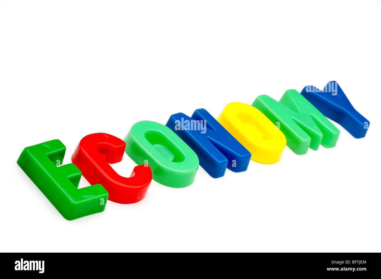 La parola economia enunciato nel giocattolo di plastica lettere Foto Stock