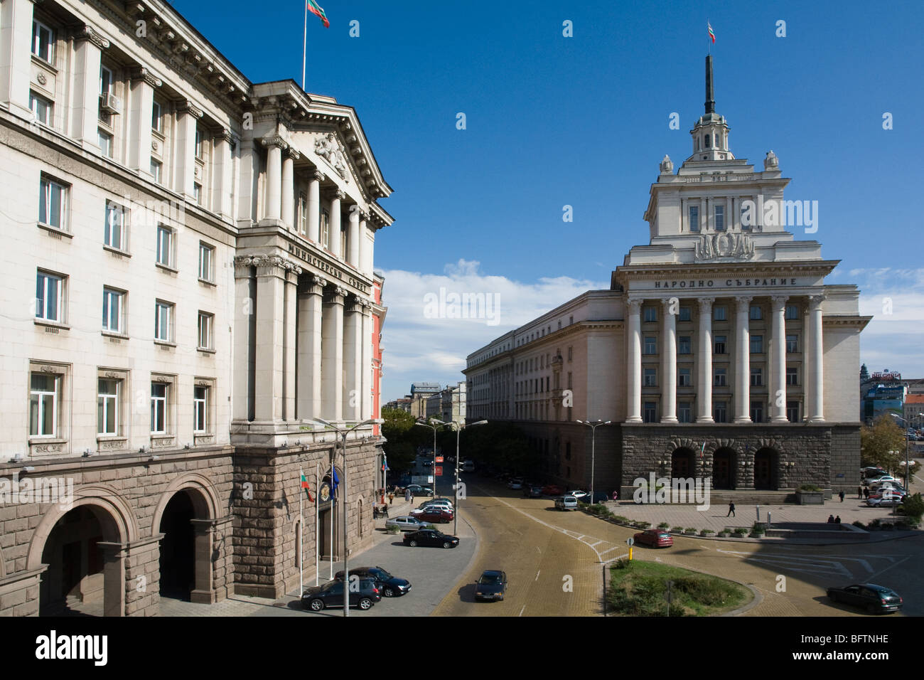 Architettura vintage, Sofia, la capitale della Bulgaria, Piazza Nezavisimost, Parlamento, (secondo edificio) Balcani Foto Stock