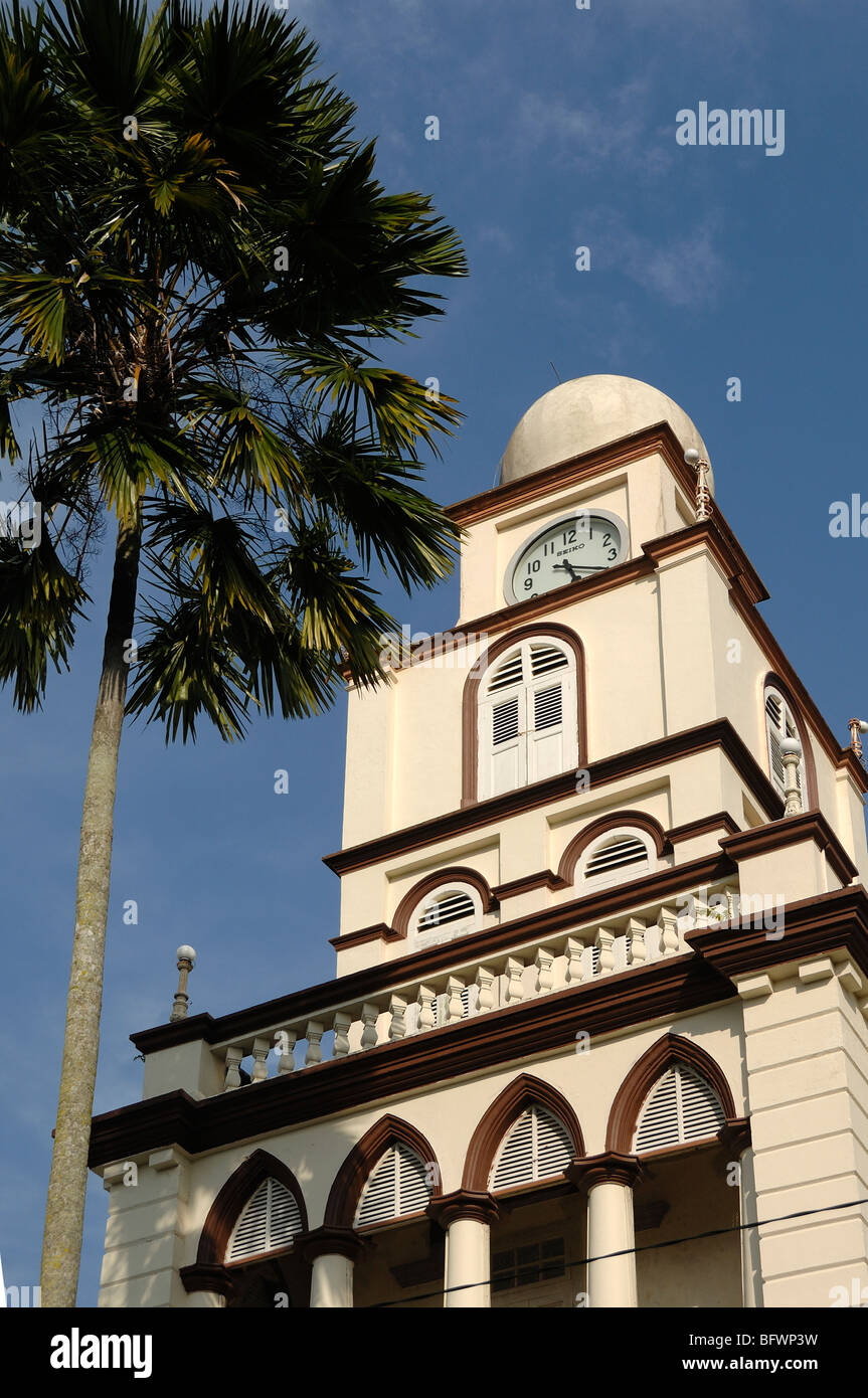 Minareto modernista e Torre della Moschea Masjid Negari (1925), Kota Bahru, Malesia Foto Stock