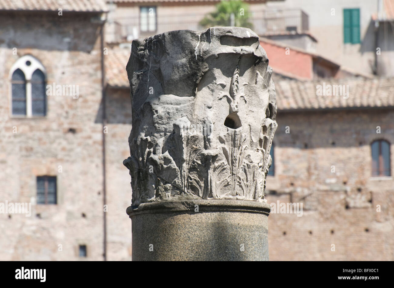 Capitello corinzio a Foro Romano a Roma Foto Stock
