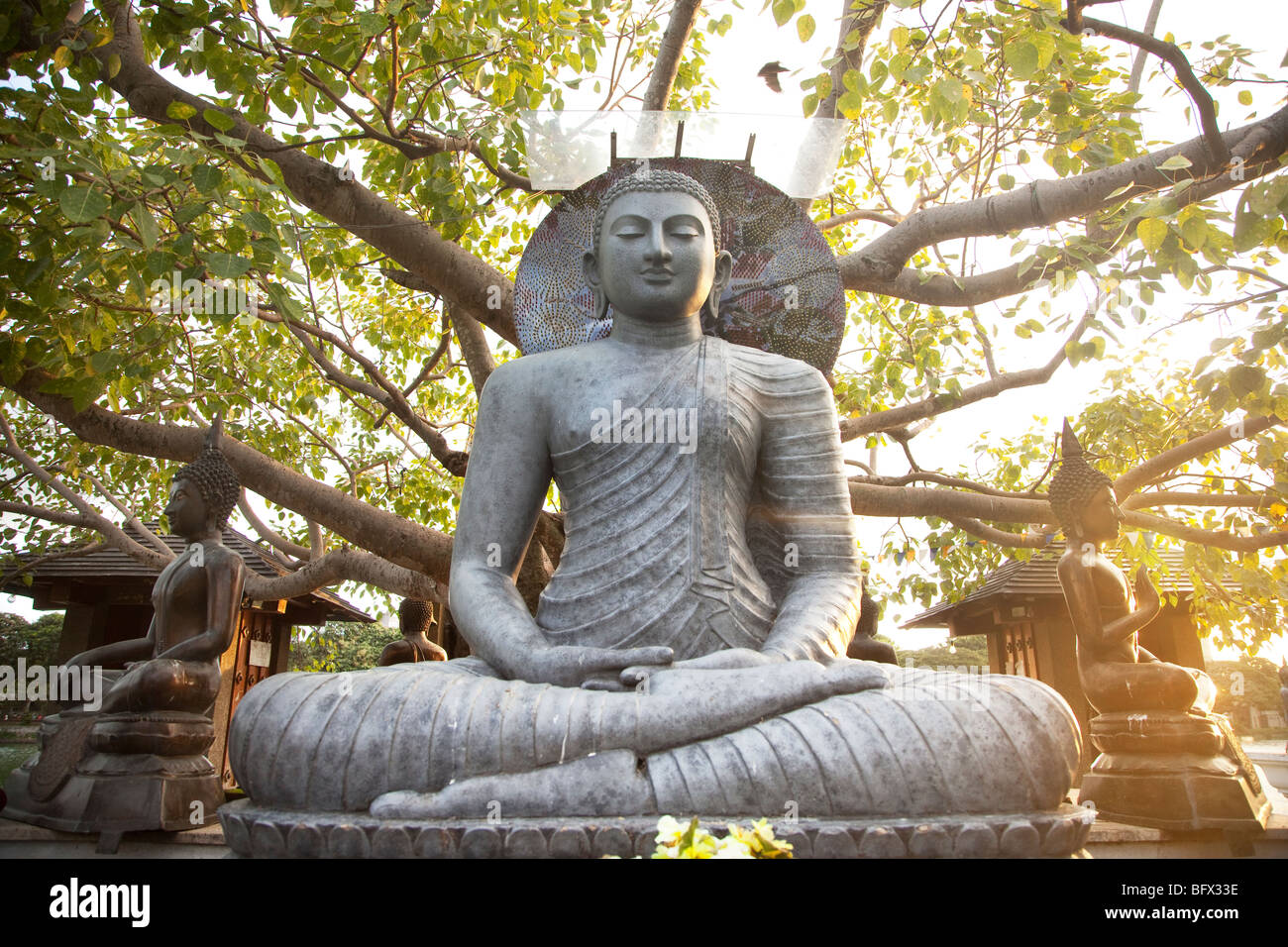 Il moderno Seema Malaka tempio, Colombo, Sri Lanka, tempio. Esso galleggia sulla Colombo di Beira Lago. Foto Stock