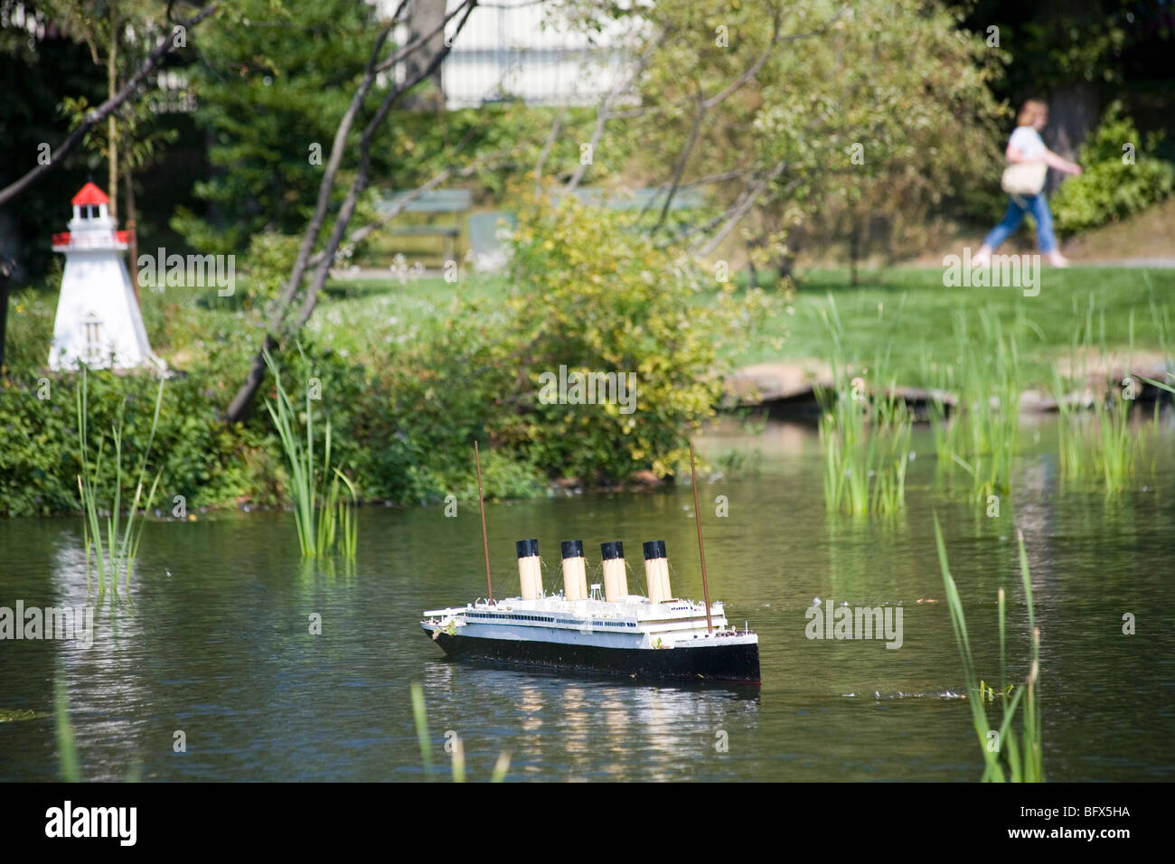 Replica Titanic in uno stagno in Halifax giardini pubblici Foto Stock