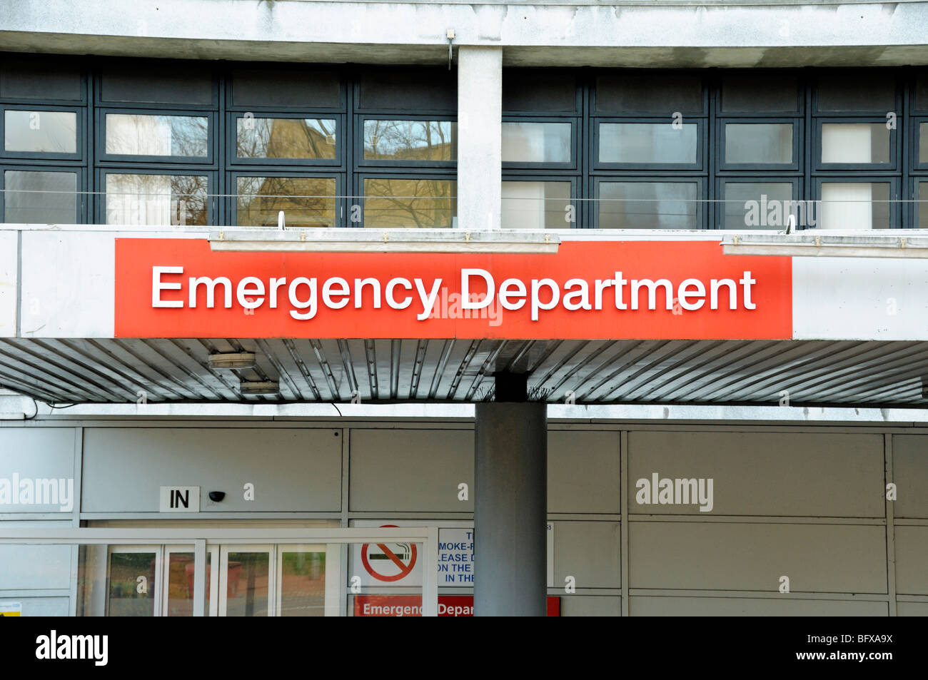 Dipartimento di emergenza segno Whittington Hospital Archway Londra Inghilterra REGNO UNITO Foto Stock