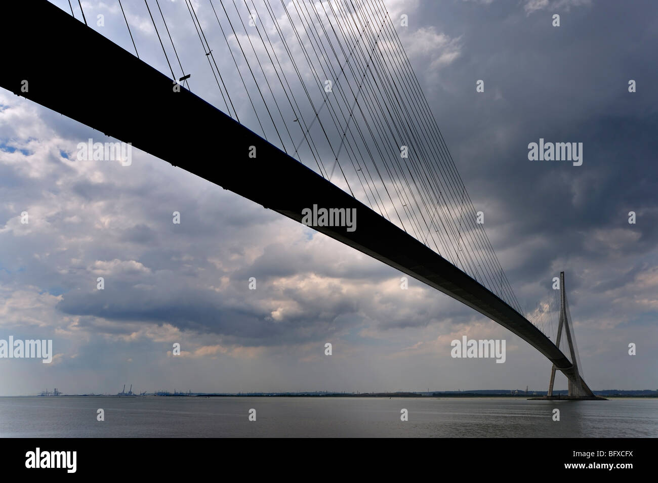 Pont de Normandie / Ponte di Normandia, un cavoalloggiato ponte