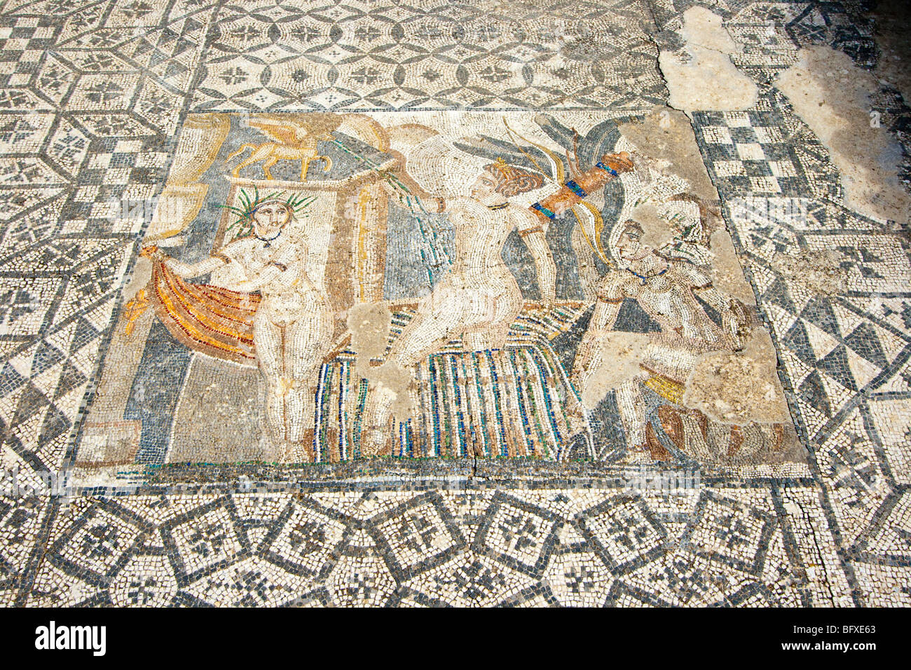 Diana mosaico di balneazione al corteo di Venere in rovine Romane di Volubilis Marocco Foto Stock