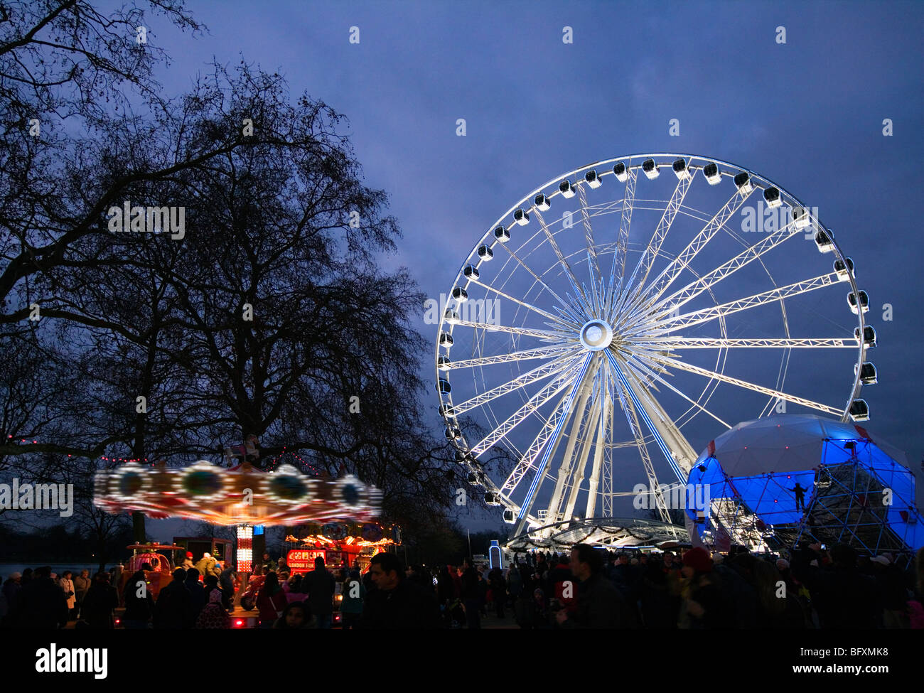 Il tedesco Natale & Capodanno fiera mercato] Hyde Park di Londra, Inghilterra, Regno Unito, Europa Foto Stock