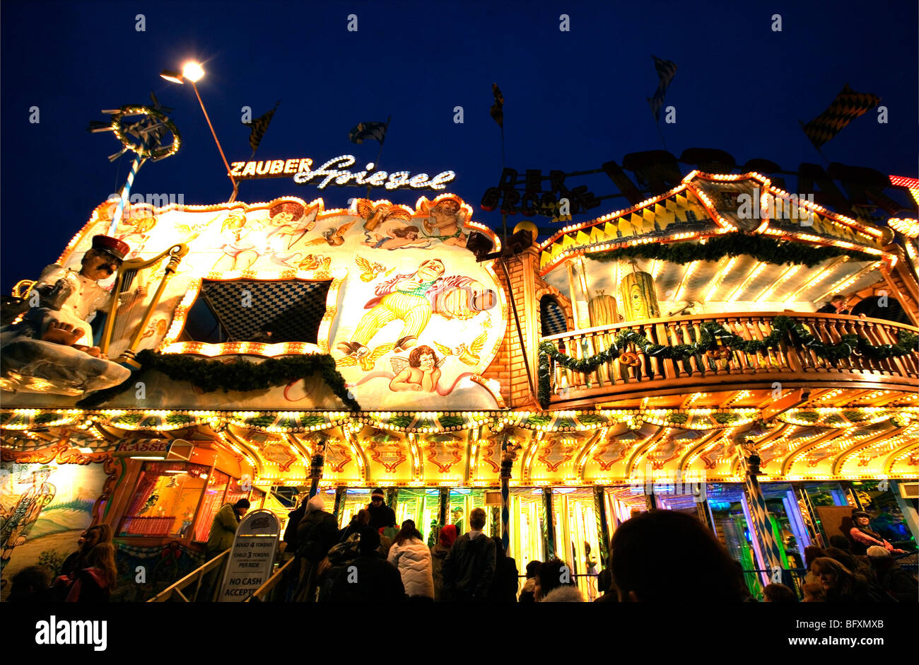 Il tedesco fiera di Natale e mercato, Hyde Park, Londra, Inghilterra, Europa Foto Stock